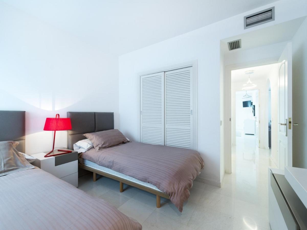 Moderno Y Luminoso Apartamento En Las Gaviotas- Puerto Banus Appartement Marbella Buitenkant foto