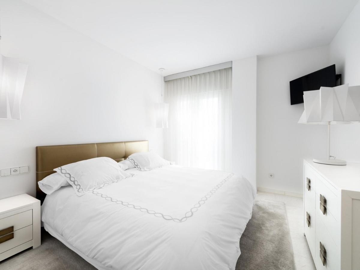 Moderno Y Luminoso Apartamento En Las Gaviotas- Puerto Banus Appartement Marbella Buitenkant foto