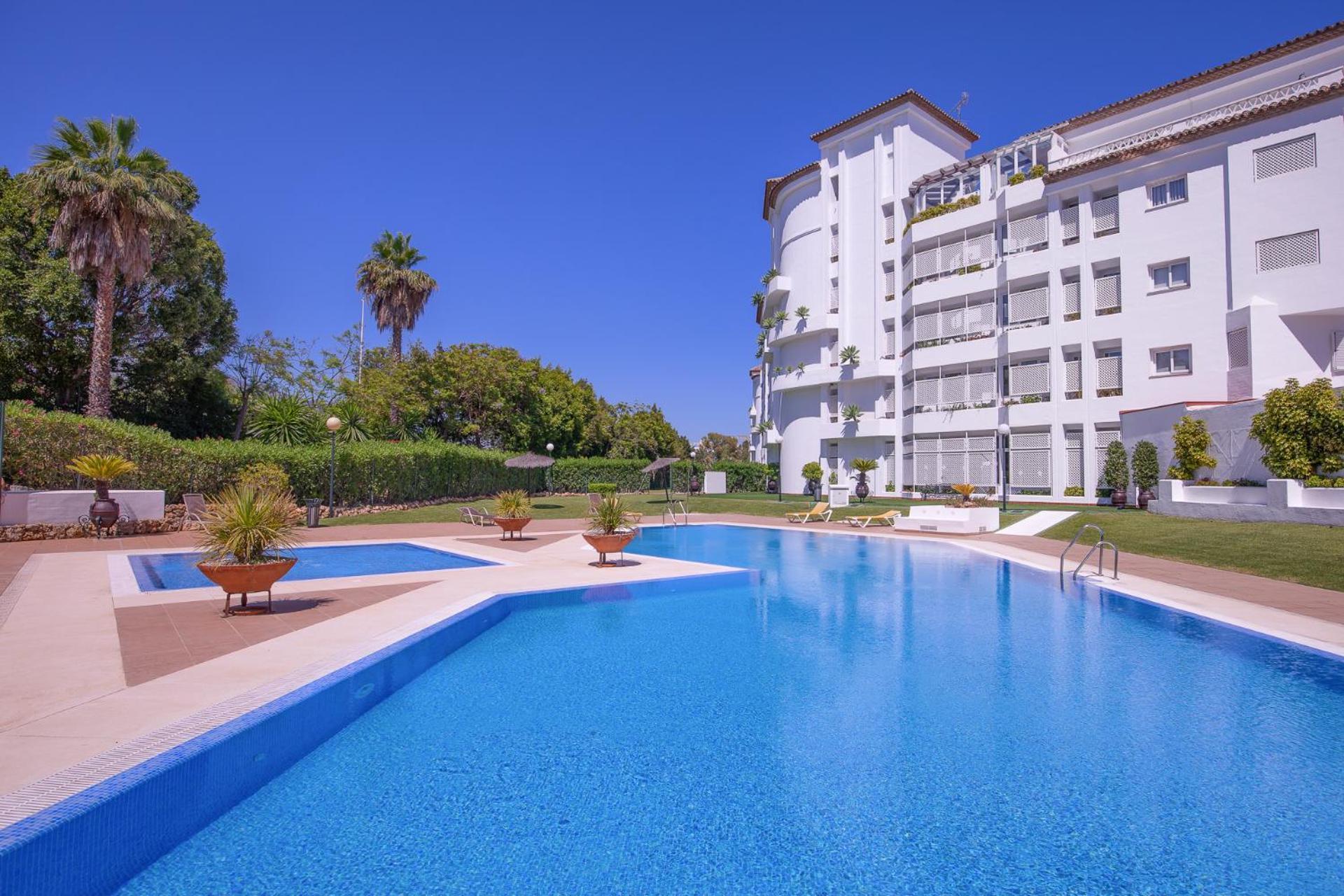 Moderno Y Luminoso Apartamento En Las Gaviotas- Puerto Banus Appartement Marbella Buitenkant foto