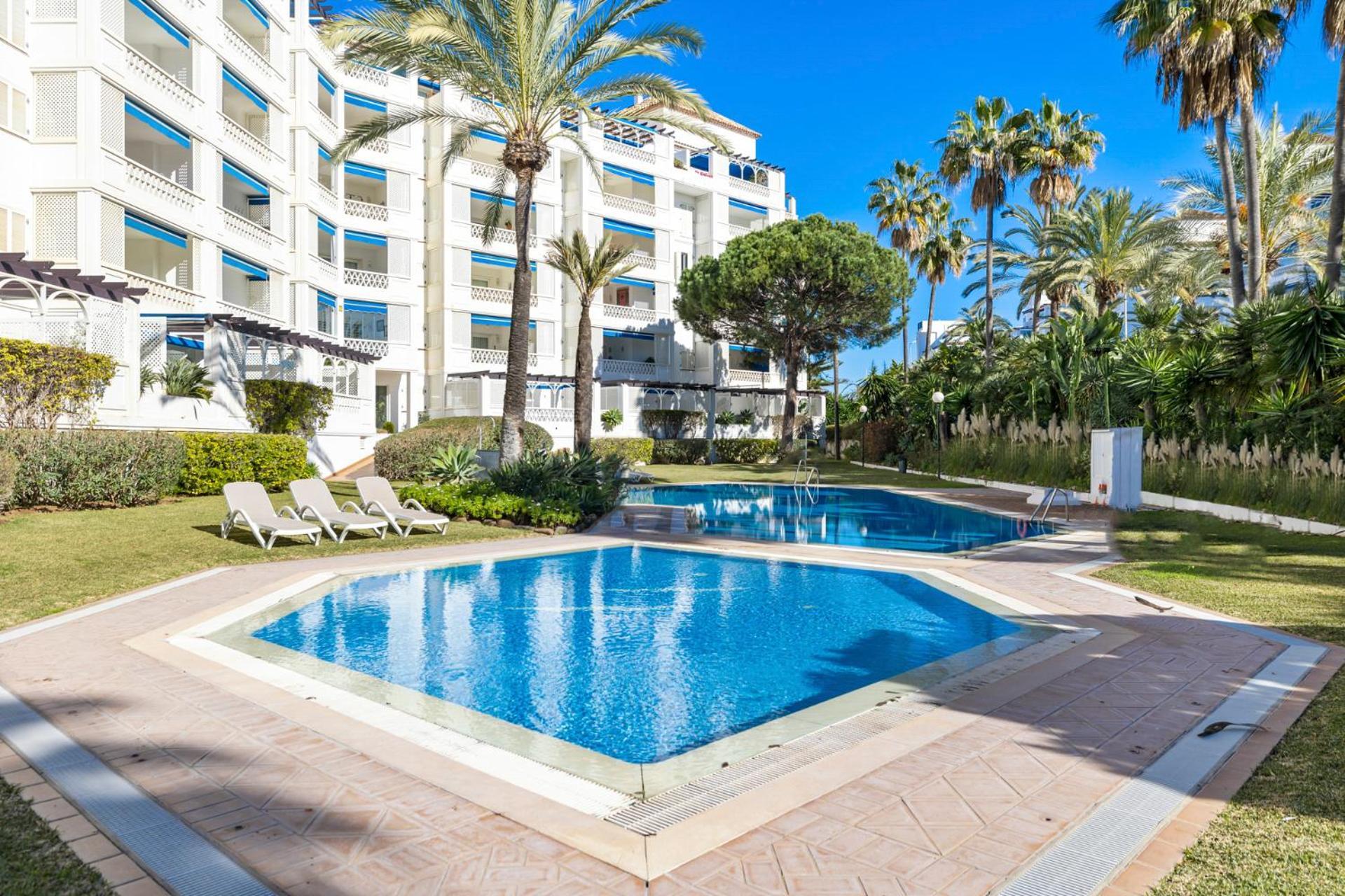 Moderno Y Luminoso Apartamento En Las Gaviotas- Puerto Banus Appartement Marbella Buitenkant foto