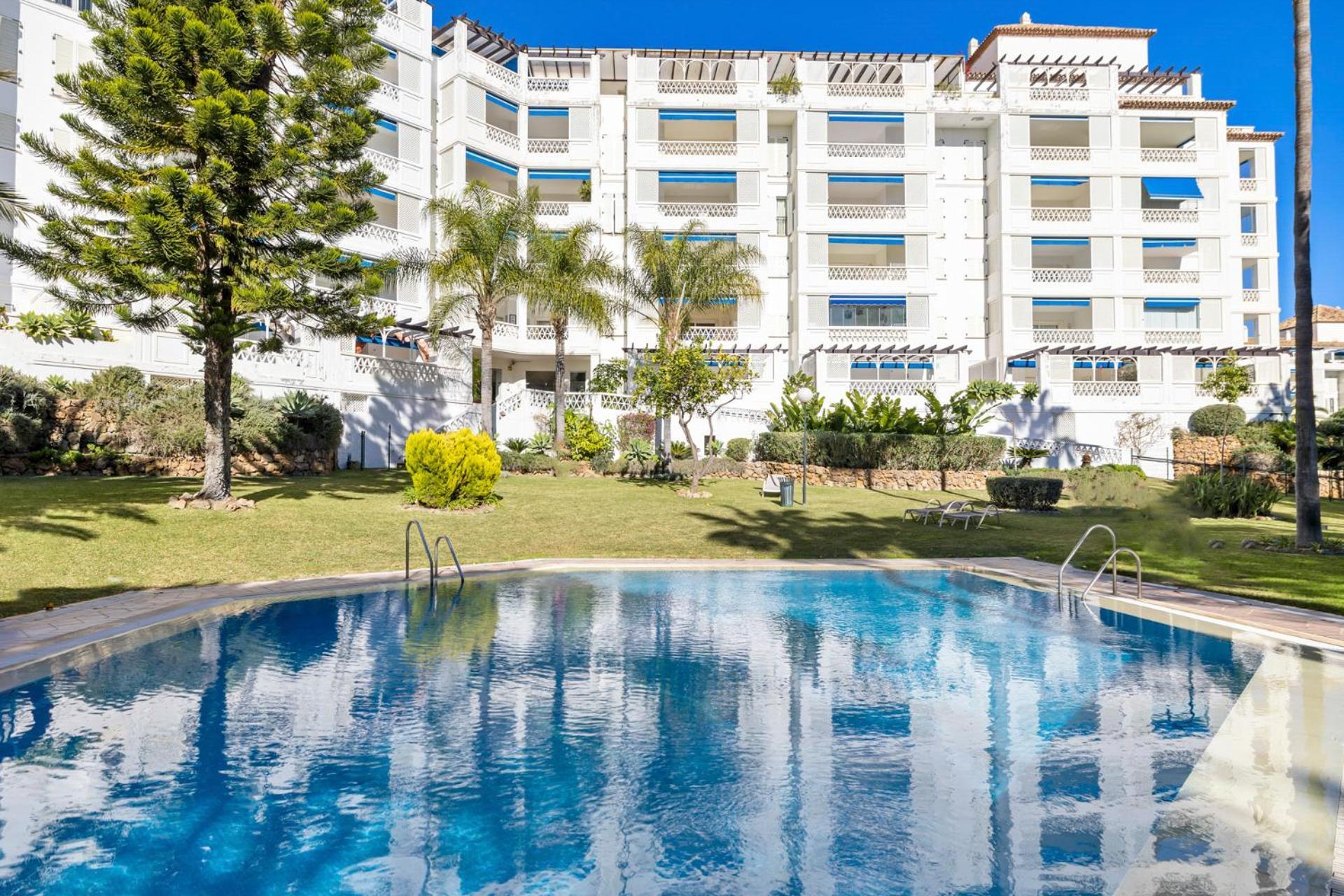 Moderno Y Luminoso Apartamento En Las Gaviotas- Puerto Banus Appartement Marbella Buitenkant foto